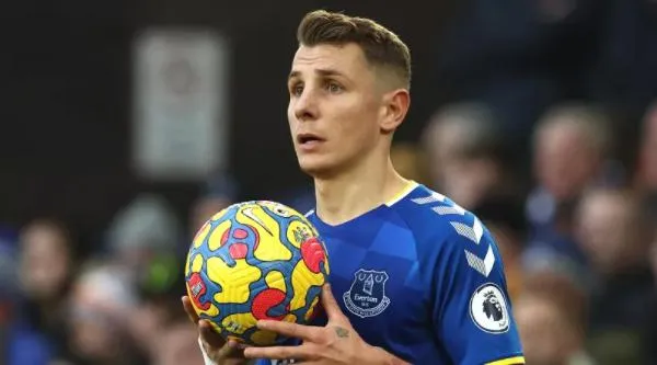 Londýnska Chelsea by v januári mohla siahnuť po Lucasovi Dignem