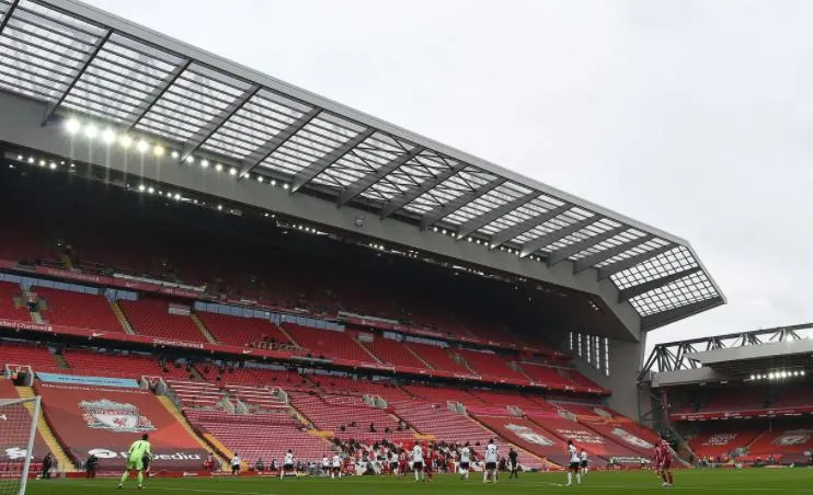 Dva zápasy počas Boxing Day boli odložené na neurčito