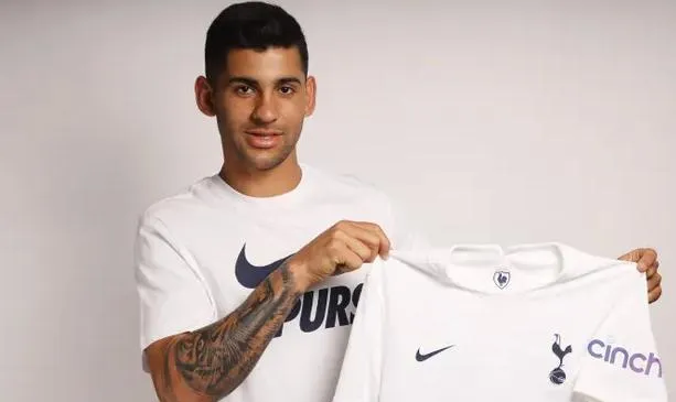 Argentínsky obranca Romero je definitívne hráčom Tottenhamu