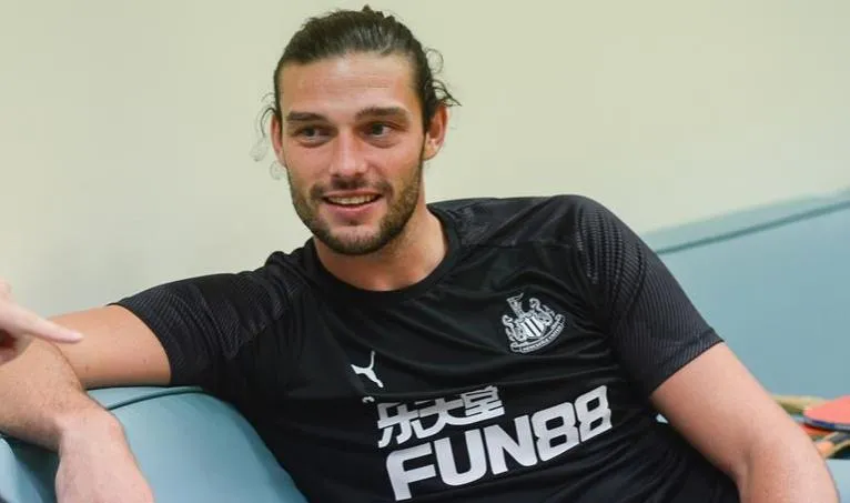 Prestupové novinky z Premier League: Giroud, Carroll, Lingard, Anderson, Gray, Nmecha, Guéhi