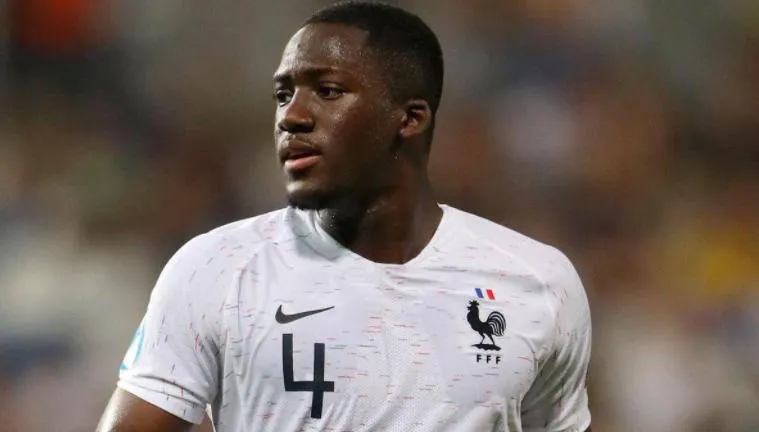 Liverpool je favoritom na získanie obrancu Konatého