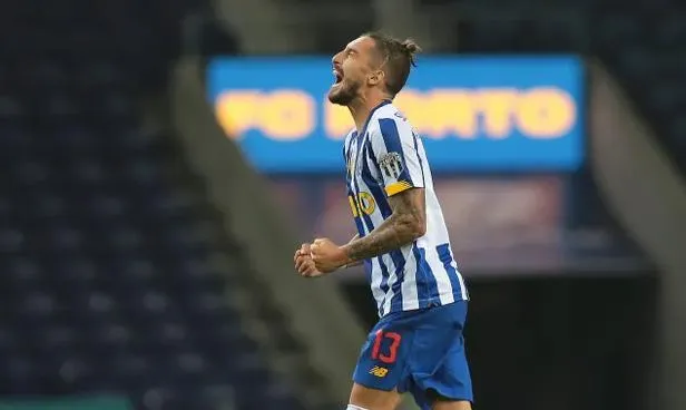 Alex Telles žiada Porto, aby mu umožnilo prestup do Manchesteru United