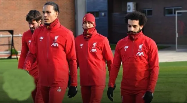 Kluby Premier League od dnes začínajú s tréningom