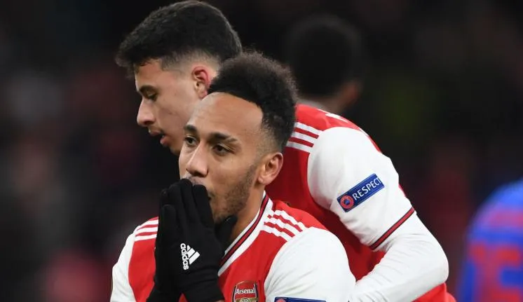 Arsenal nezvládol odvetu s Olympiakosom a v Európskej lige skončil [VIDEO]