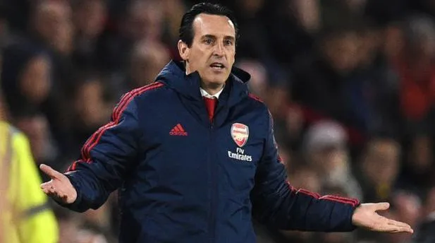 Patrice Evra: Mentálne slabý Arsenal je stále iba tímom malých detí