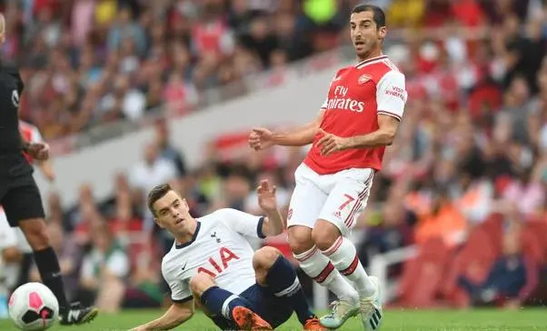 Henrikh Mkhitaryan opúšťa londýnsky Arsenal