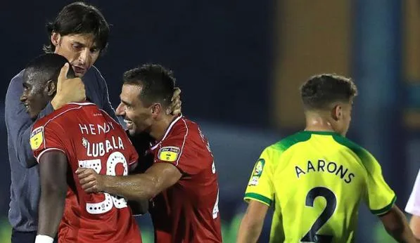 Carabao Cup: Crystal Palace a Norwich vypadli s tímami zo štvrtej ligy [VIDEO]
