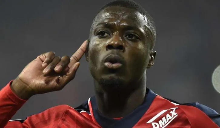 Premier League a prestupové novinky: Pepe, Fernandes, Fekir, Cutrone, Lovren, Asensio