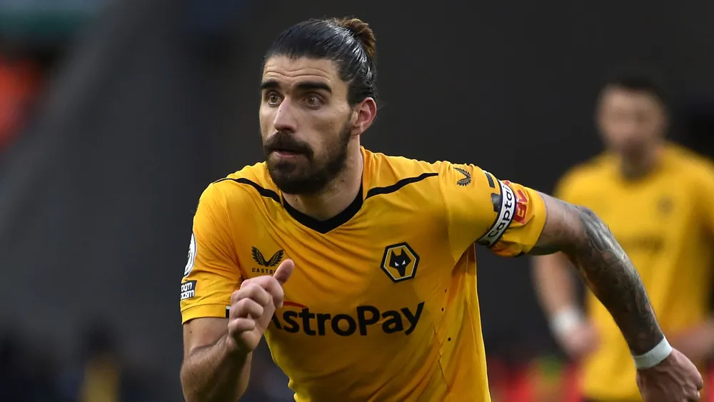 Kluby Premier League môžu v januári siahnuť po hráčoch zo spriaznených klubov