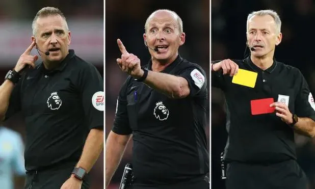 Veteráni Mike Dean, Jonathan Moss a Martin Atkinson ukončujú svoju rozhodcovskú kariéru
