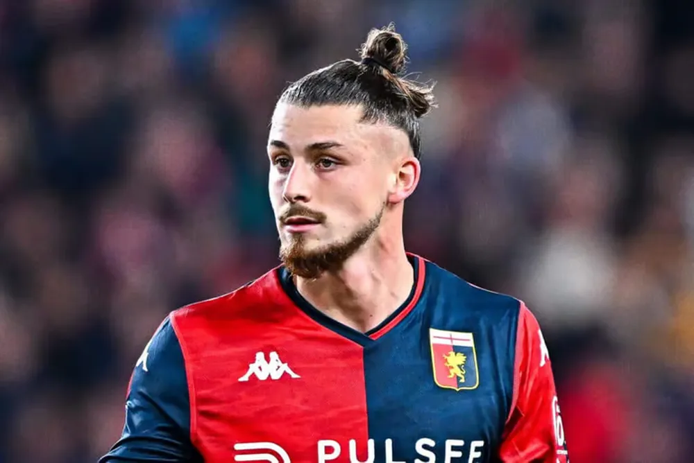 Tottenham by mal čoskoro posilniť rumunský obranca Radu Dragusin